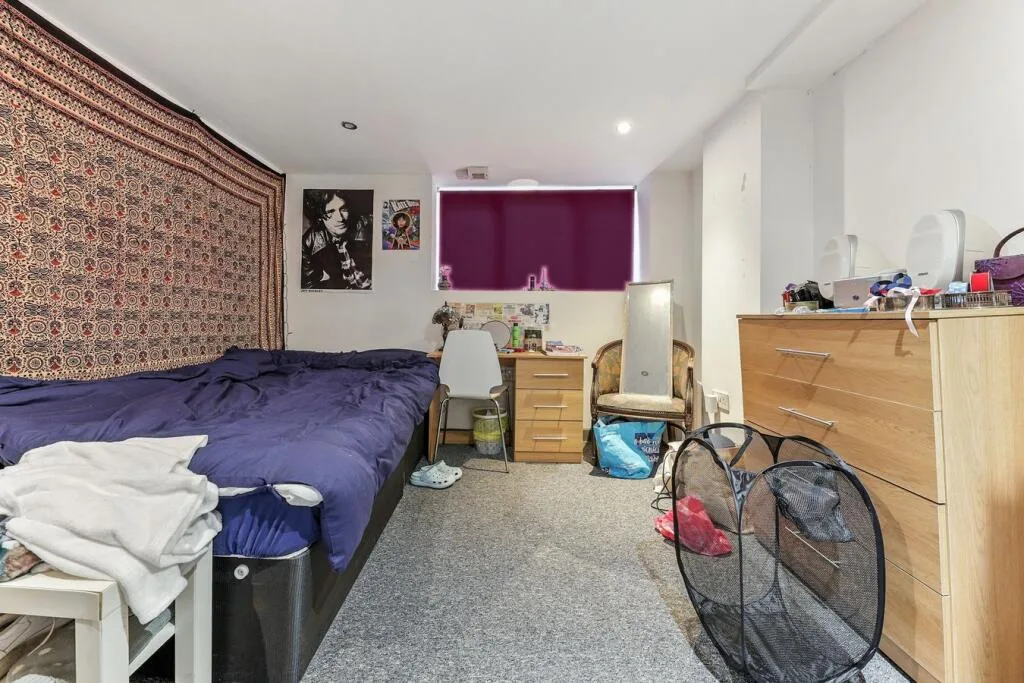5 bedroom terraced house for rent