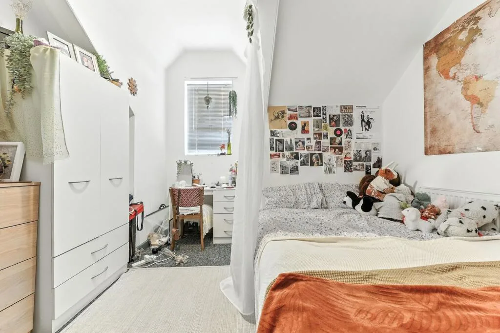 5 bedroom terraced house for rent