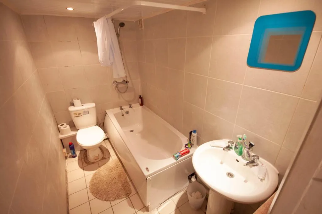5 bedroom terraced house for rent