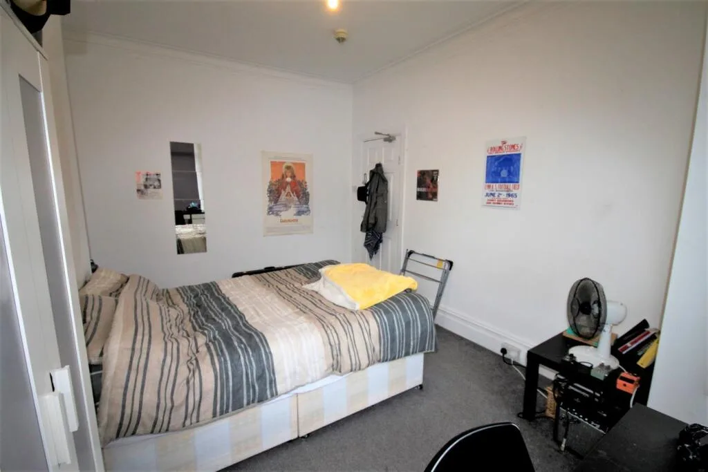 5 bedroom terraced house for rent