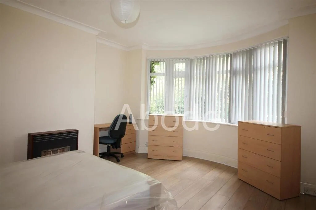 5 bedroom house for rent