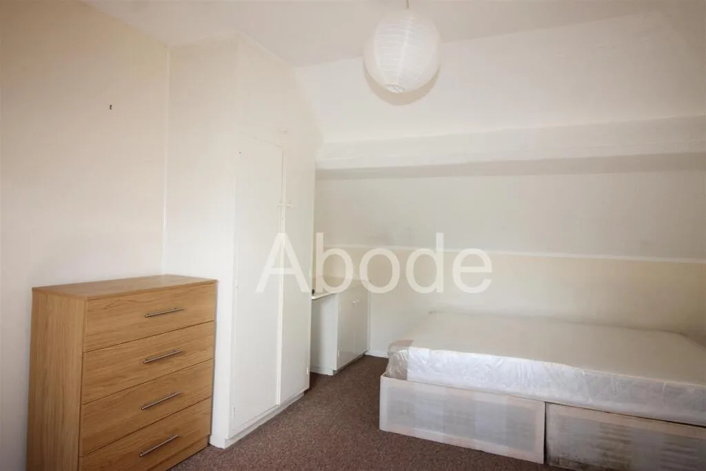 5 bedroom house for rent