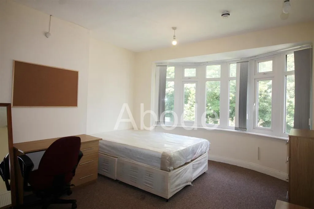 5 bedroom house for rent
