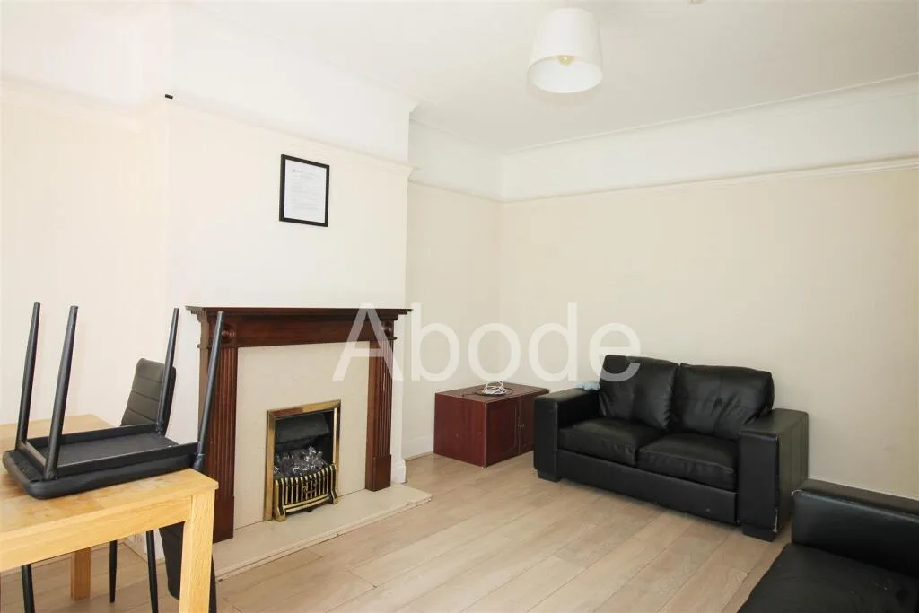 5 bedroom house for rent