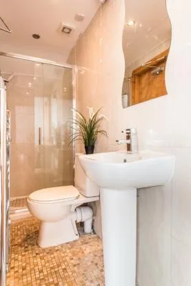 4 bedroom terraced house for rent