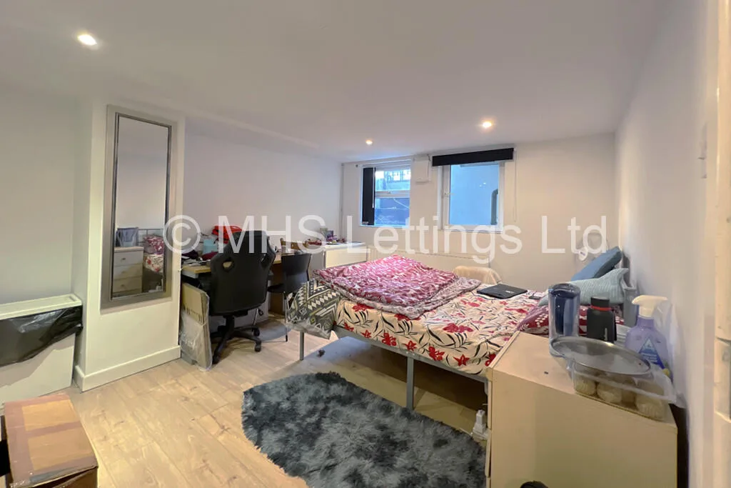 5 bedroom terraced house for rent