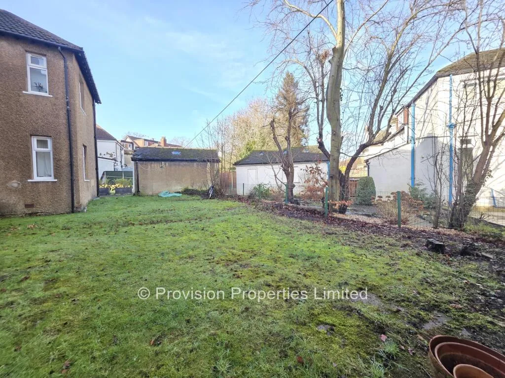 5 bedroom semi-detached house for rent