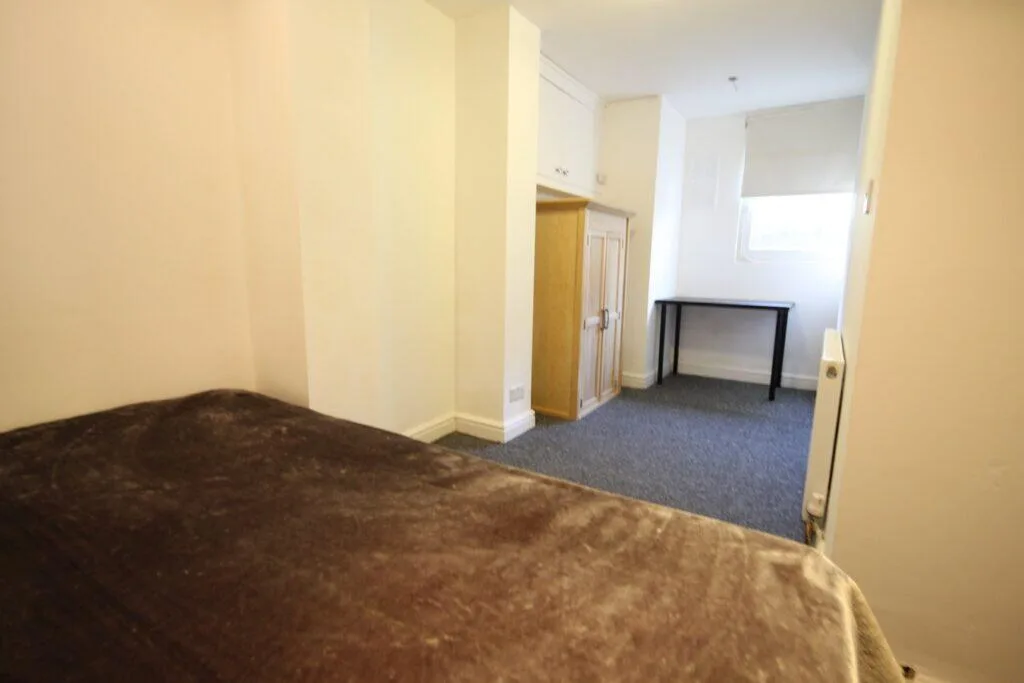 5 bedroom terraced house for rent