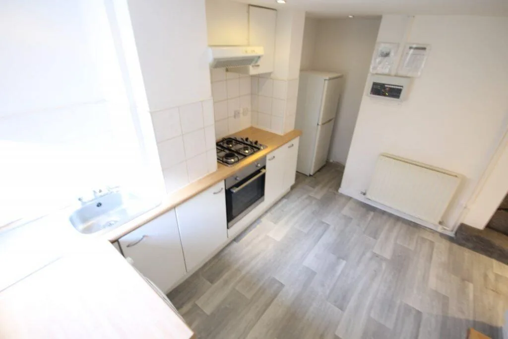 5 bedroom terraced house for rent