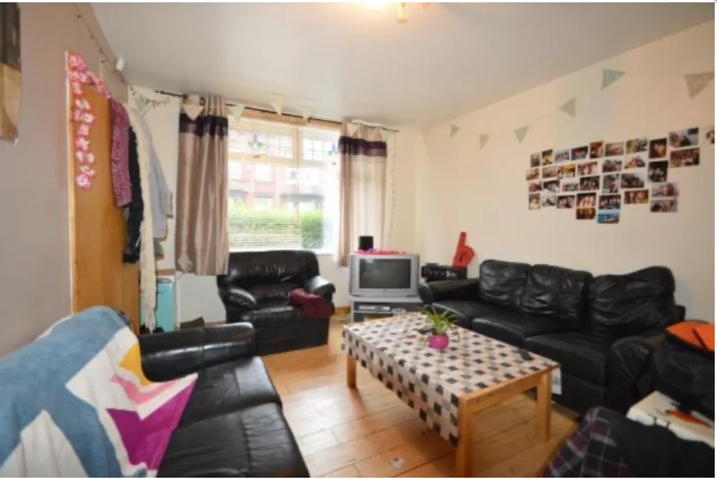 5 bedroom terraced house for rent