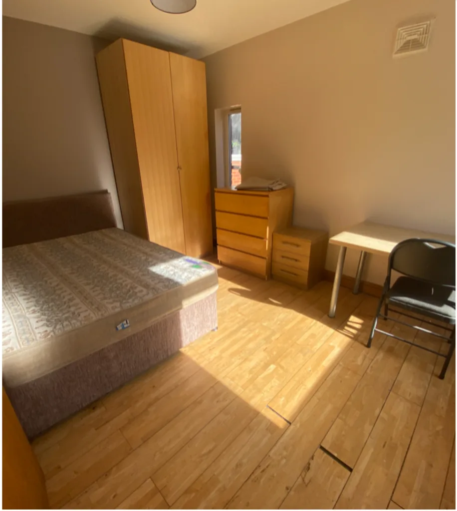 5 bedroom terraced house for rent