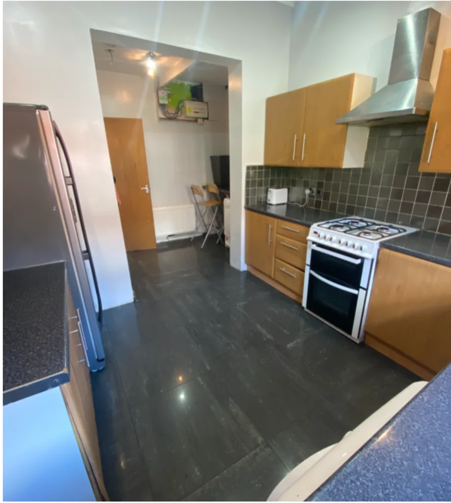 5 bedroom terraced house for rent