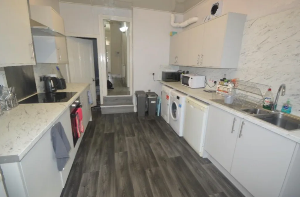 5 bedroom house for rent