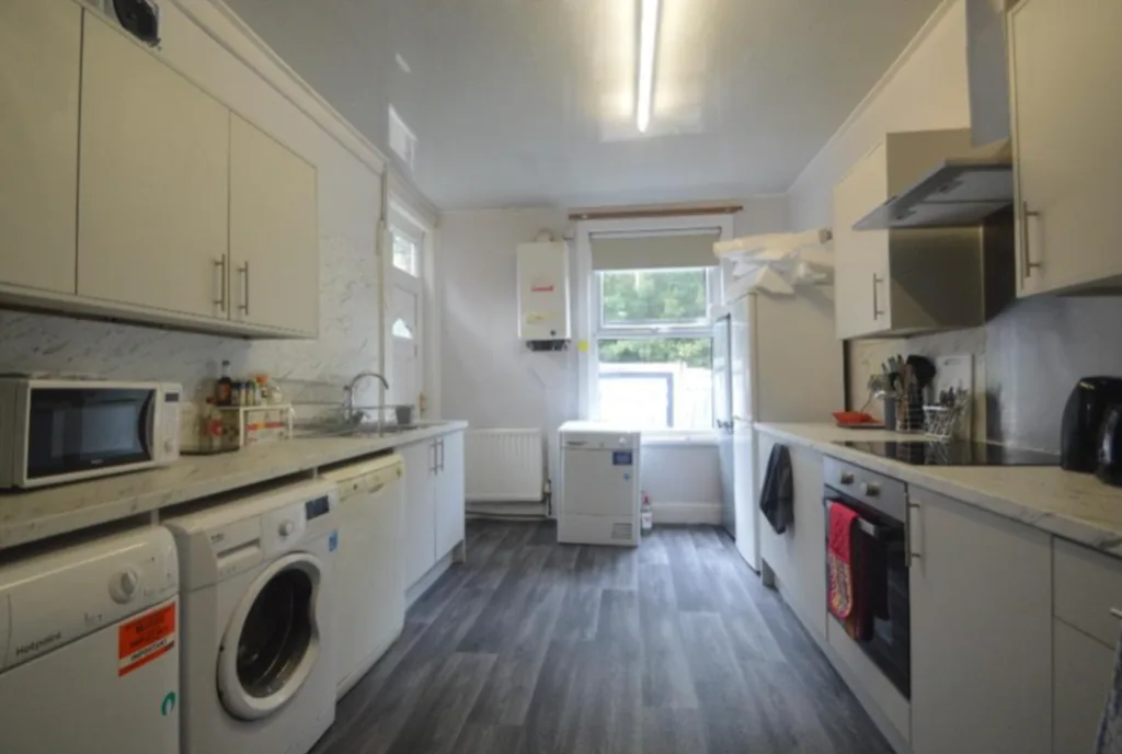 5 bedroom house for rent