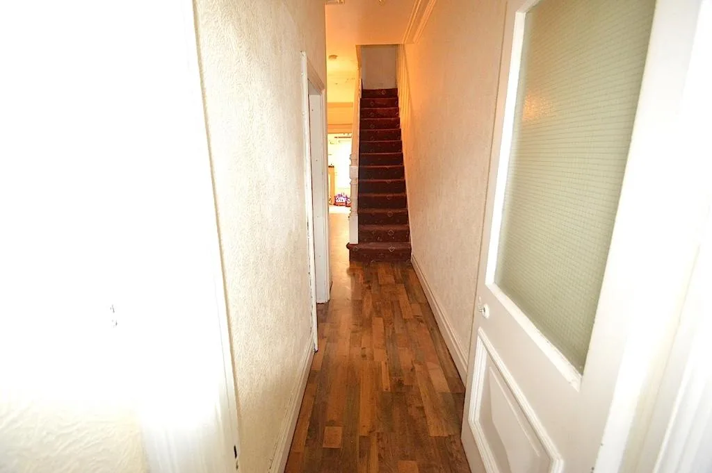 5 bedroom terraced house for rent