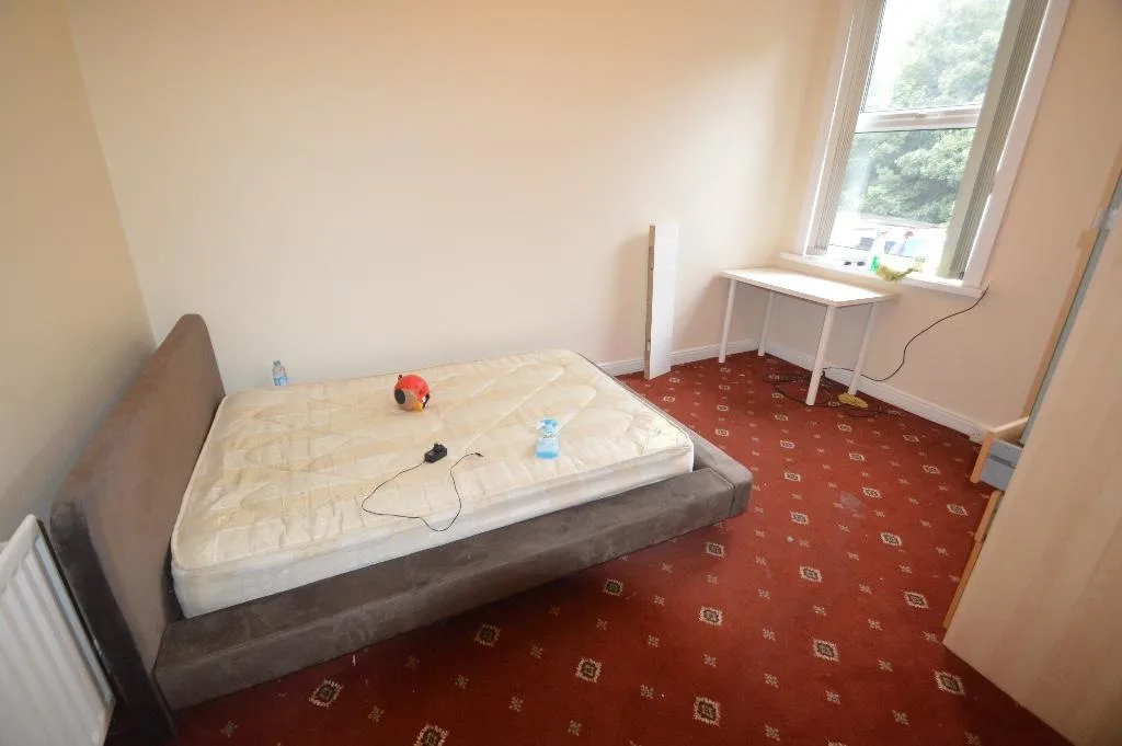 5 bedroom terraced house for rent