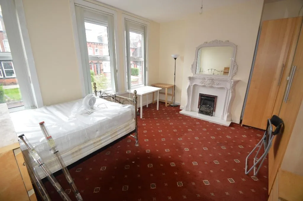 5 bedroom terraced house for rent