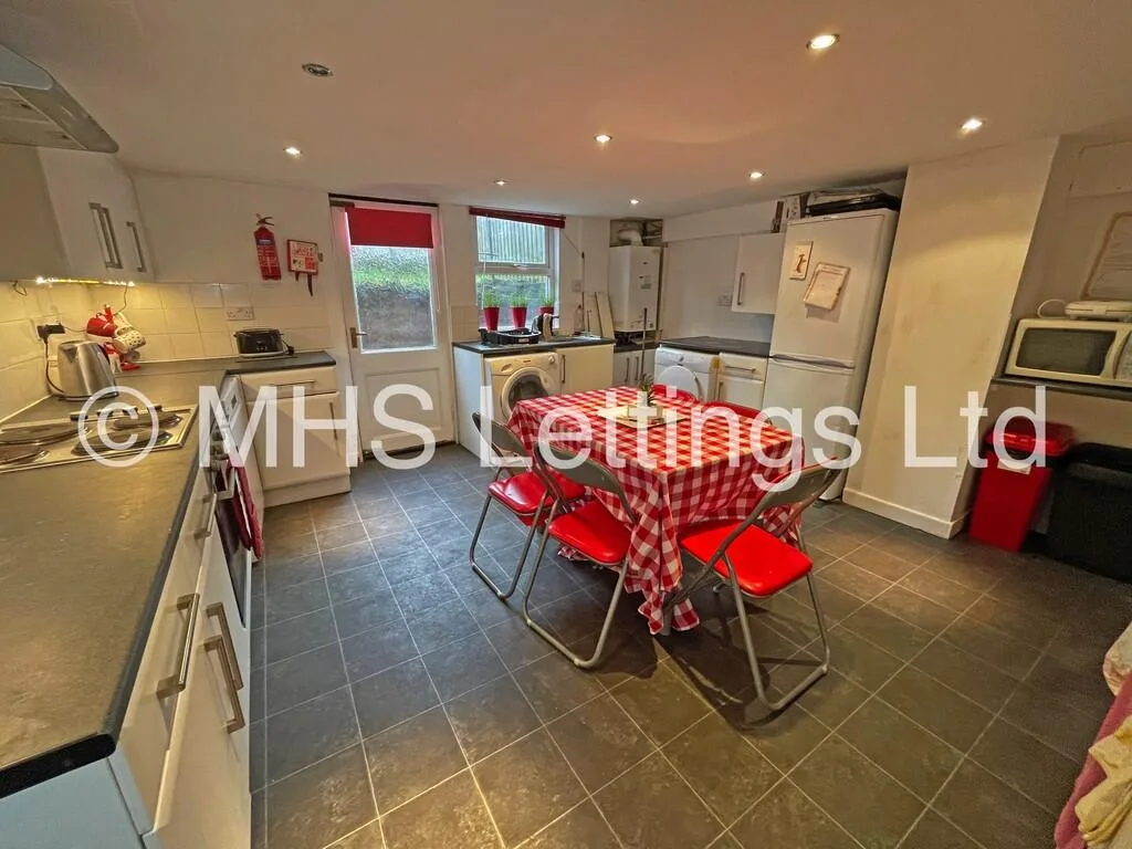 4 bedroom terraced house for rent