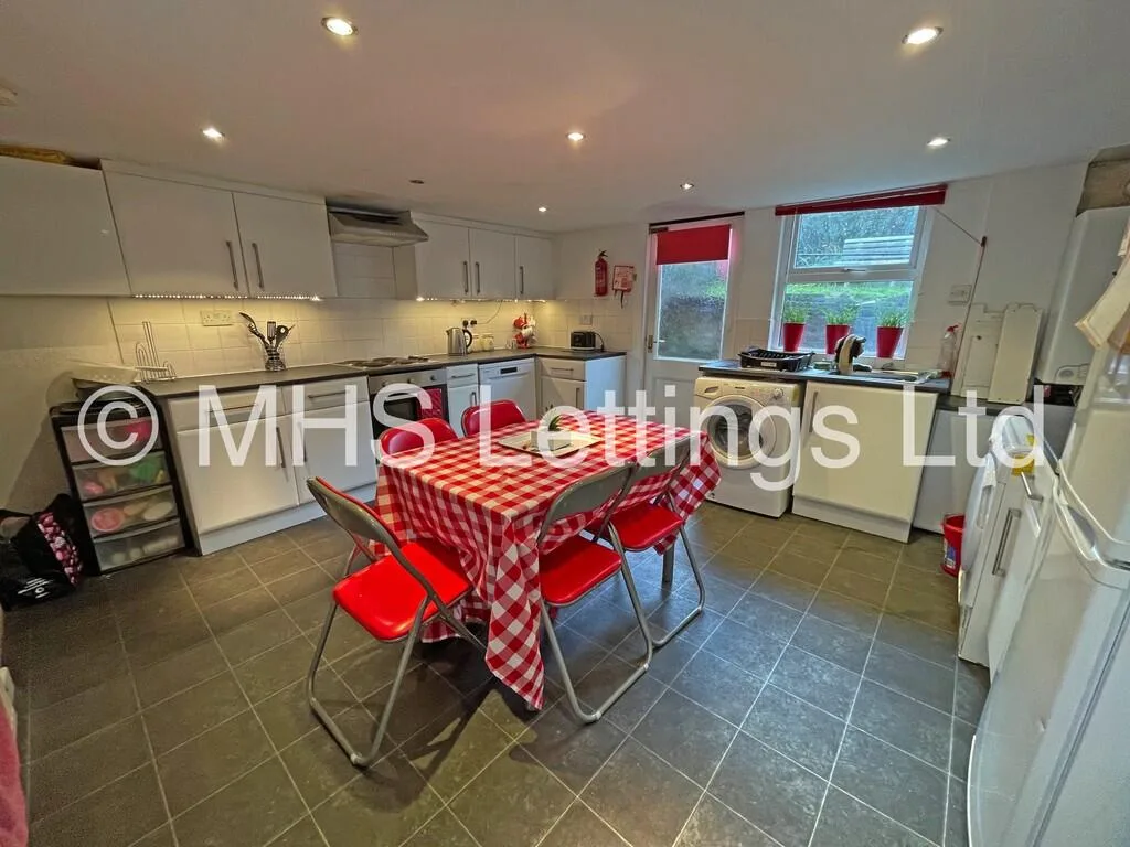 4 bedroom terraced house for rent