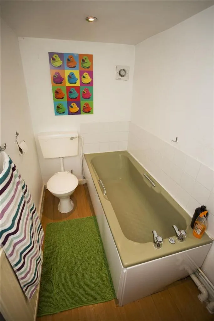 5 bedroom terraced house for rent