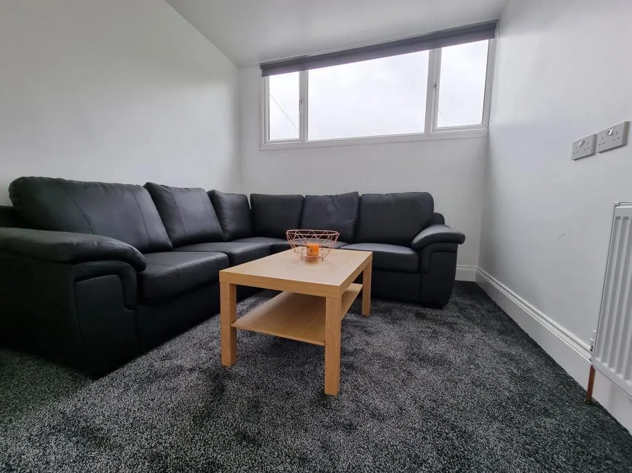 4 bedroom flat for rent