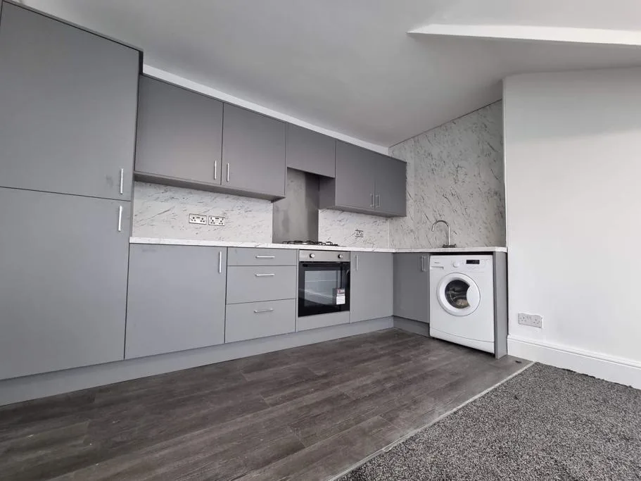 4 bedroom flat for rent