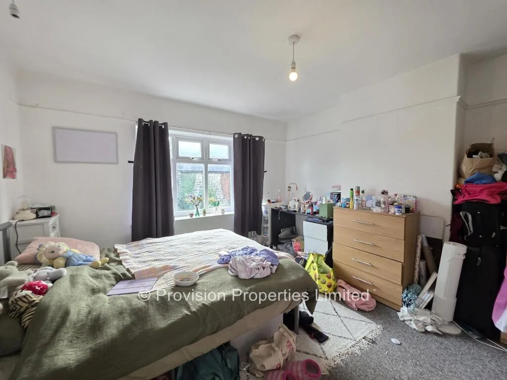 4 bedroom semi-detached house for rent