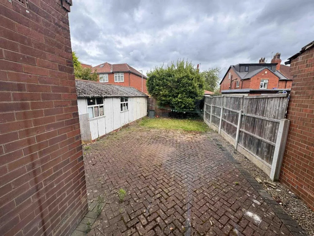 4 bedroom semi-detached house for rent