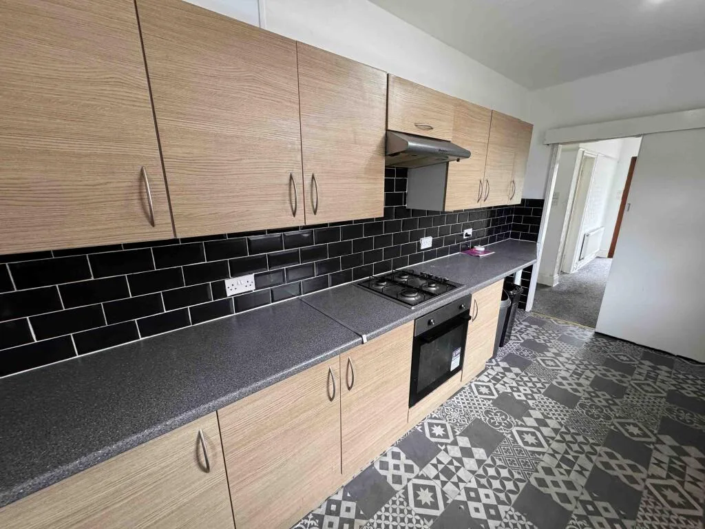 4 bedroom semi-detached house for rent