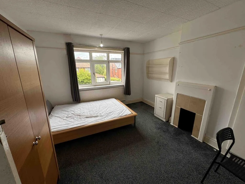 4 bedroom semi-detached house for rent