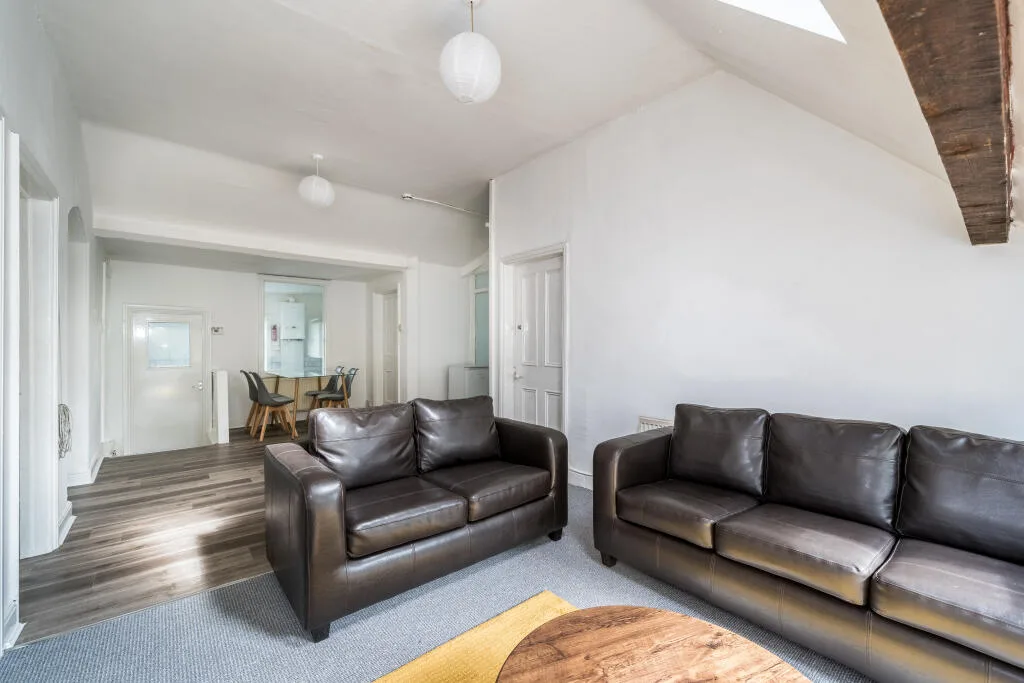 4 bedroom flat for rent