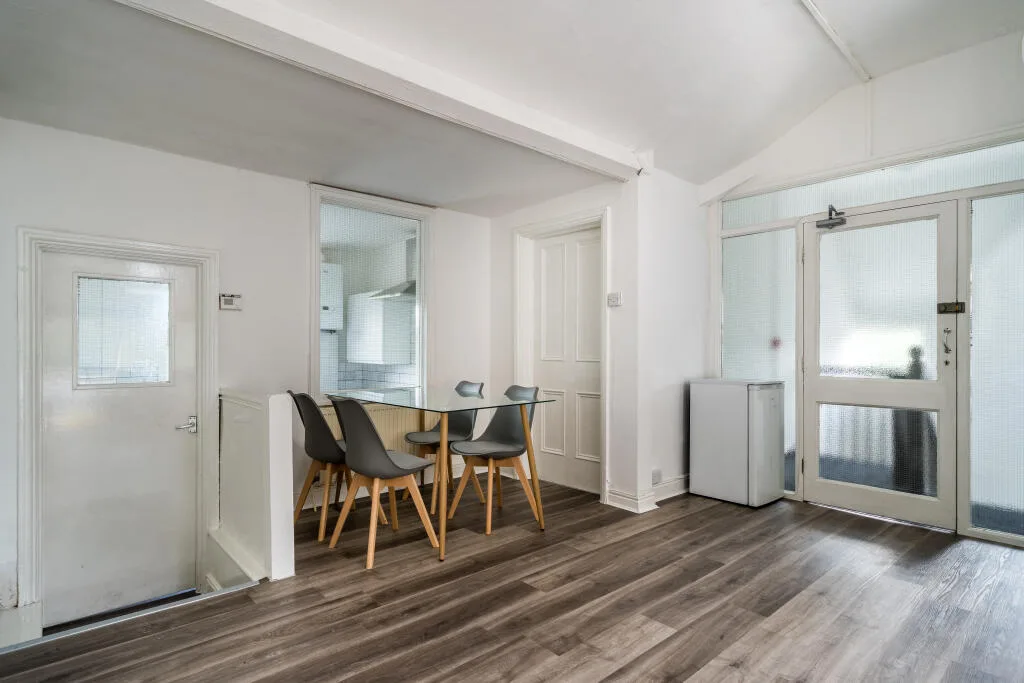 4 bedroom flat for rent