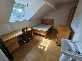 5 bedroom terraced house for rent