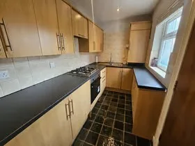5 bedroom terraced house for rent