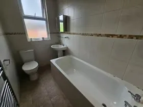 5 bedroom terraced house for rent