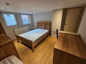 5 bedroom terraced house for rent