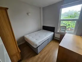 5 bedroom terraced house for rent