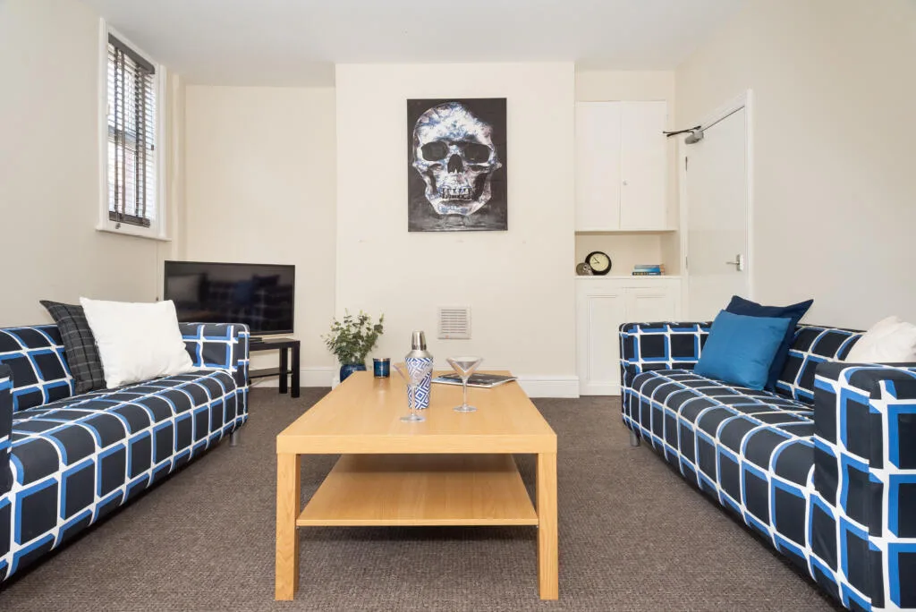 5 bedroom terraced house for rent