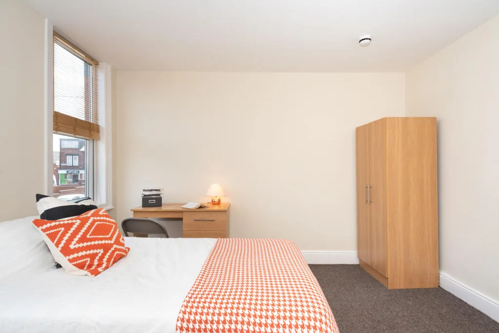 5 bedroom terraced house for rent