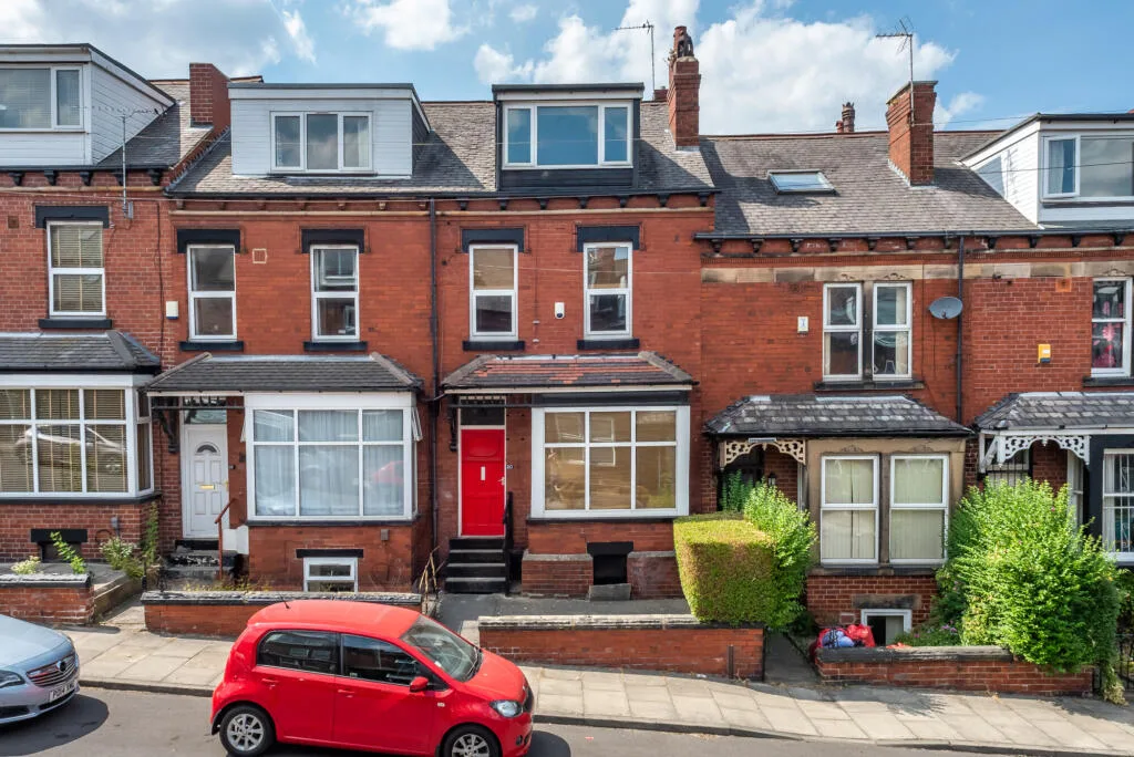5 bedroom terraced house for rent