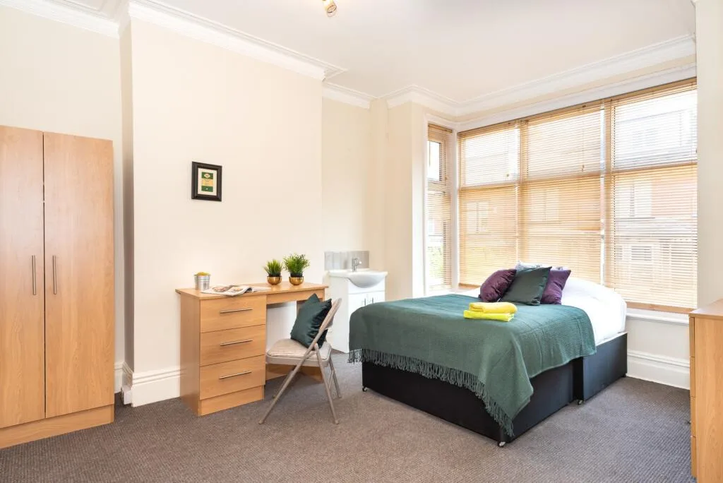 5 bedroom terraced house for rent