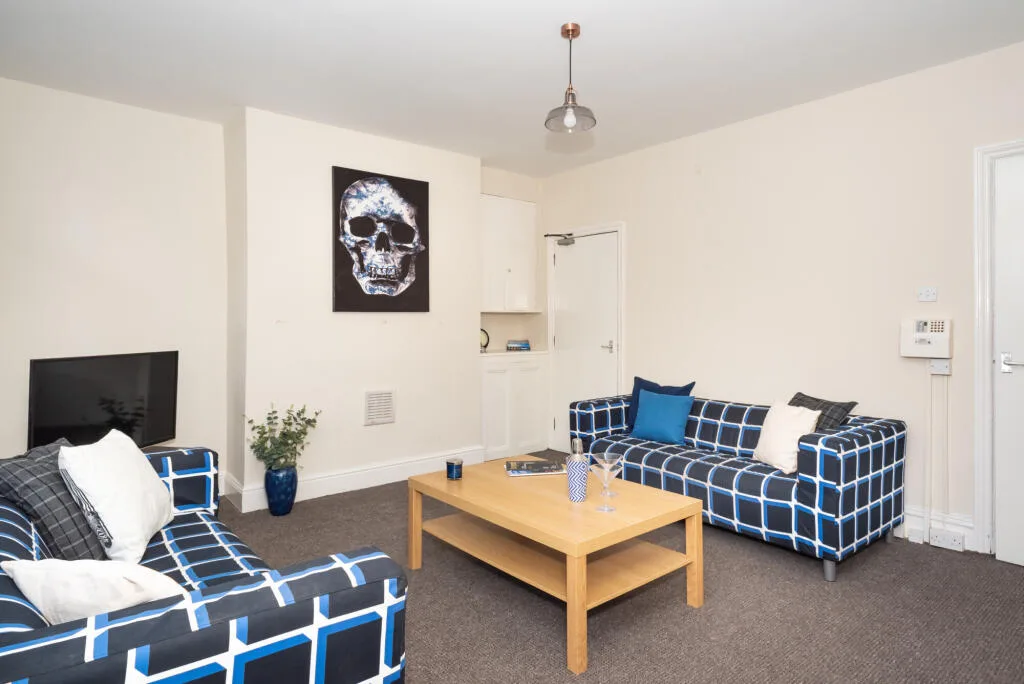 5 bedroom terraced house for rent