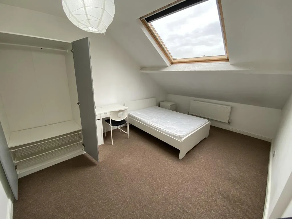 5 bedroom flat for rent