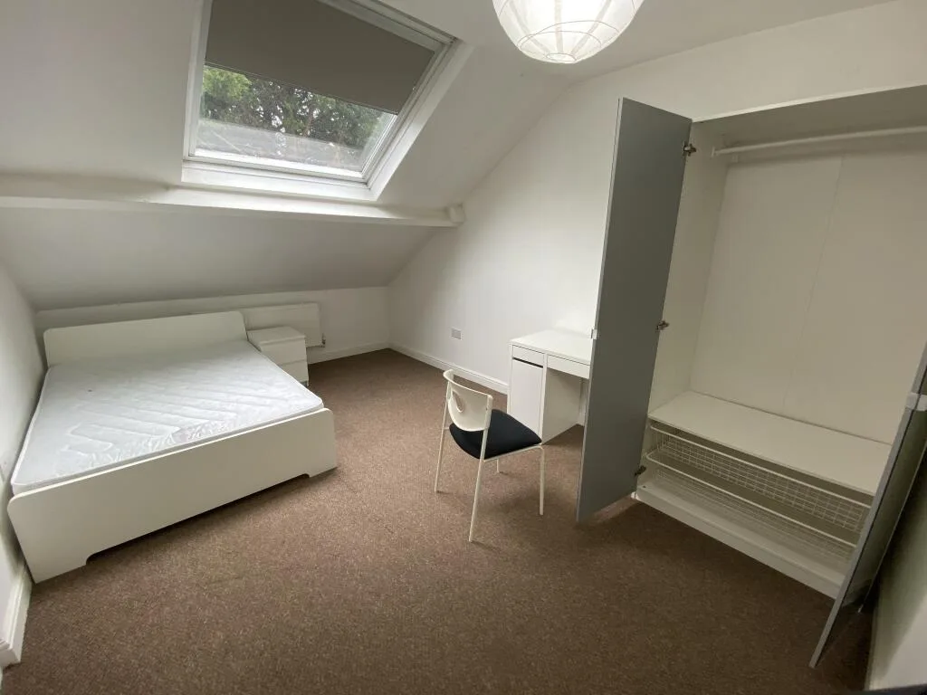 5 bedroom flat for rent