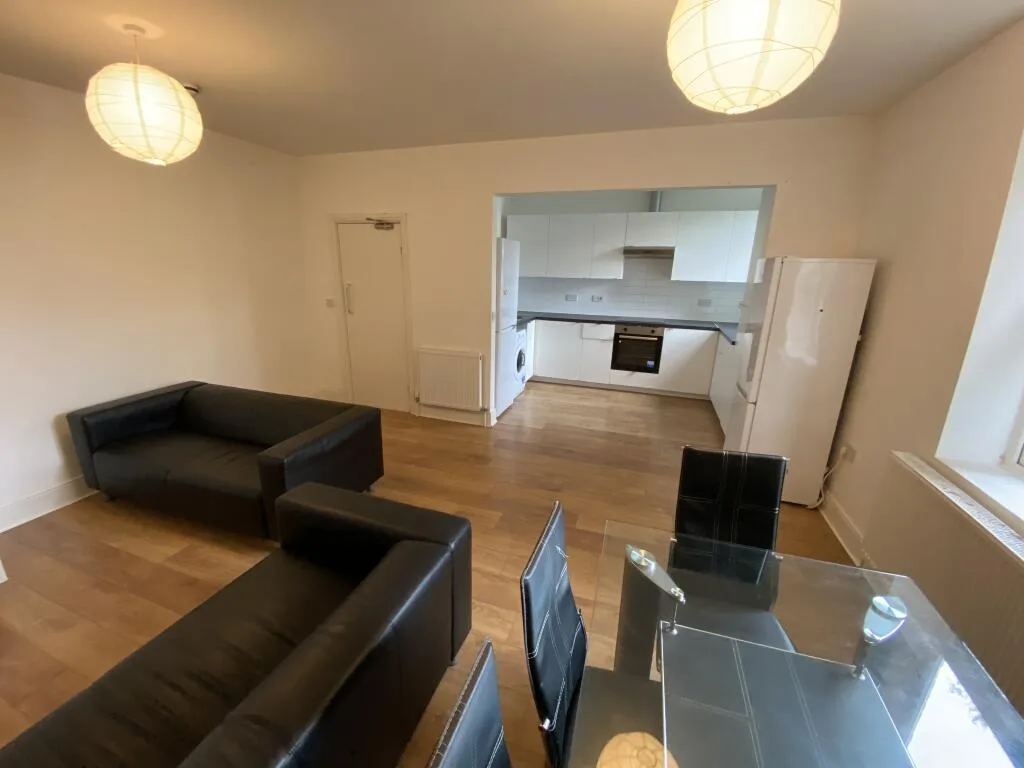 5 bedroom flat for rent