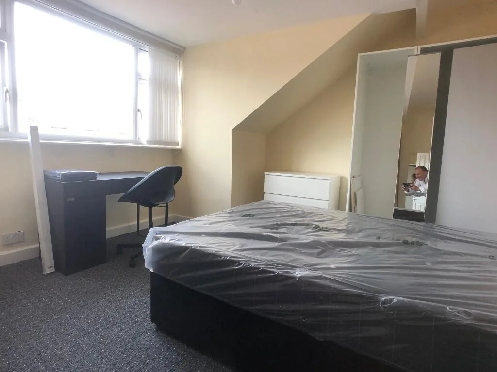 5 bedroom terraced house for rent