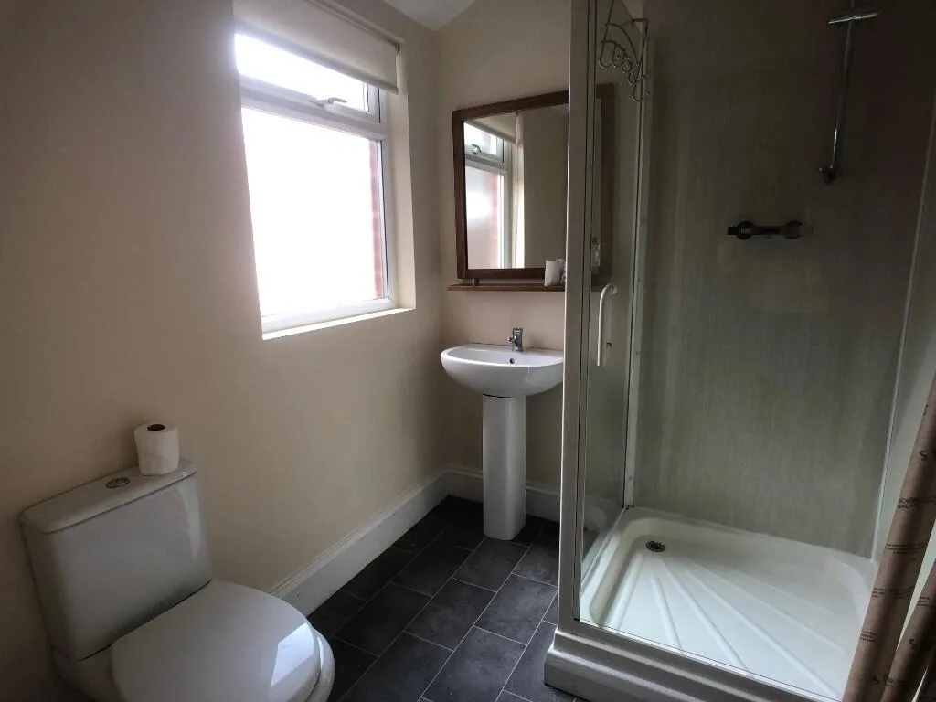 5 bedroom terraced house for rent