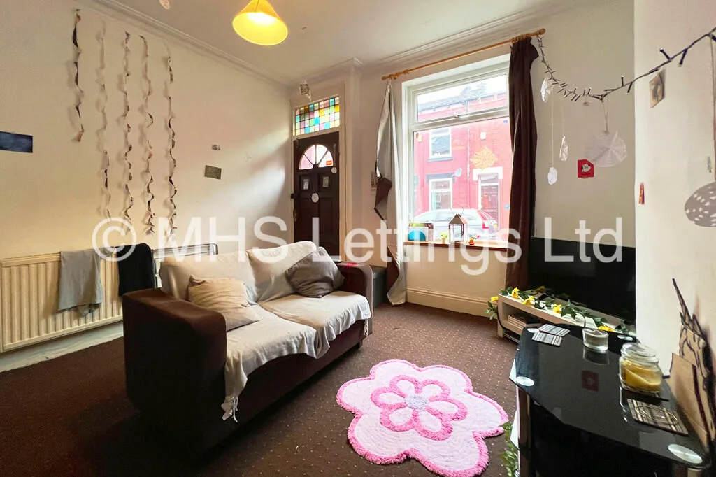 5 bedroom terraced house for rent