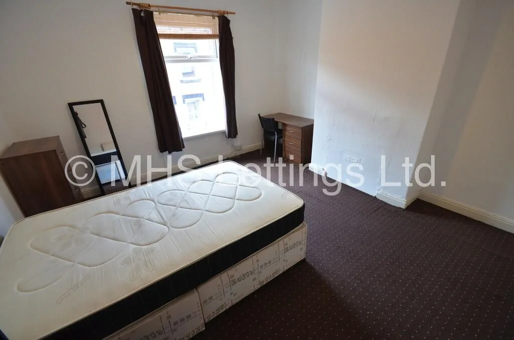 5 bedroom terraced house for rent