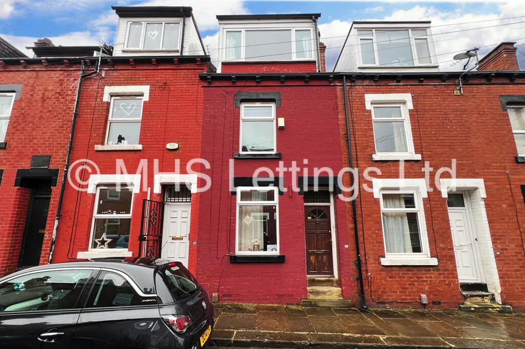 5 bedroom terraced house for rent